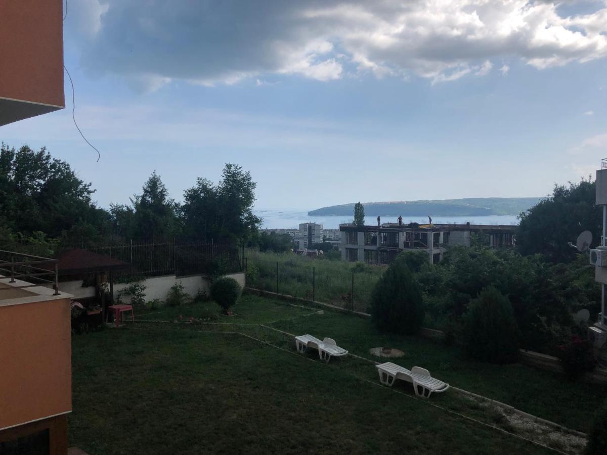 The View Apartment Варна Екстериор снимка